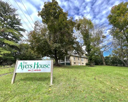 402 N Court St, Fayetteville