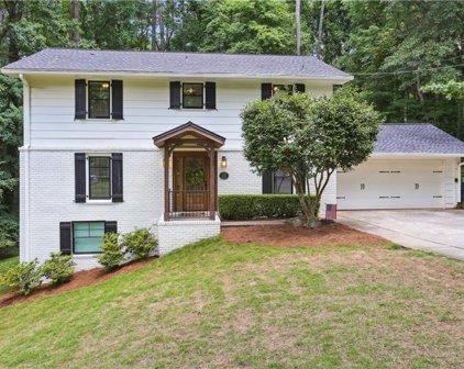 335 Knoll Woods Drive, Roswell
