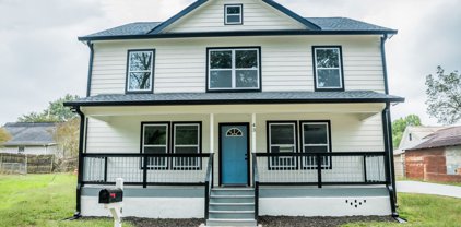 43 Chestnut Street, Commerce