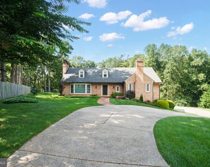 8709 Belmart Rd, Potomac
