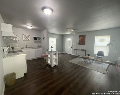 422 Florence St, Uvalde