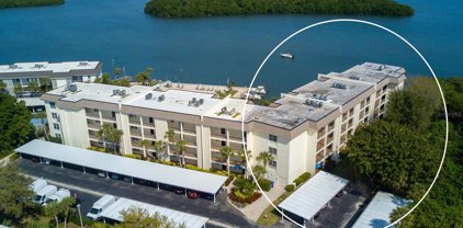 600 Sutton Place Unit 201, Longboat Key