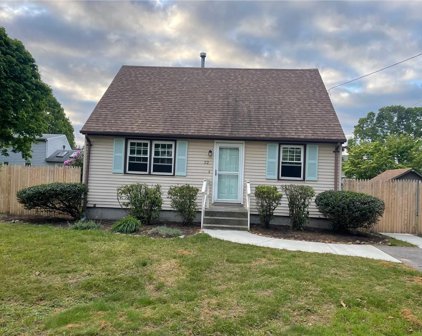 32 Tremont  Street, Warwick