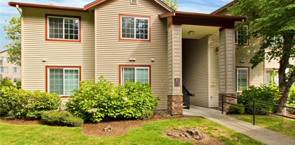 25025 SE Klahanie Boulevard Unit #H201, Sammamish