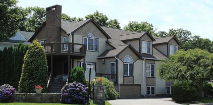 6 Courtway  Street, Narragansett