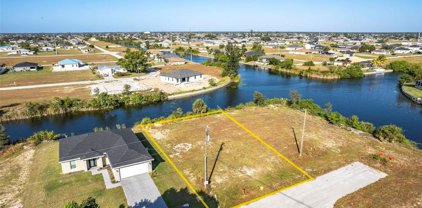 1916 Ne 1st Place, Cape Coral