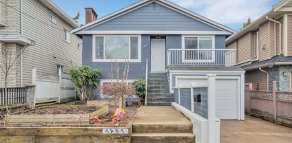 7487 2nd Street, Burnaby