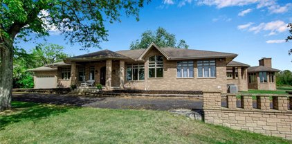 837 W River Road, Grand Island