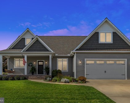 900 Bay St, Woodbridge