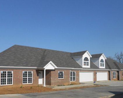 152 Clubhouse Dr Unit D, Shelbyville