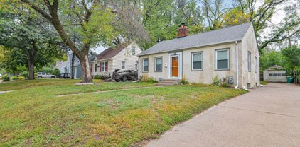 5004 Fairview Avenue N, Crystal