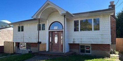 3724 Stokes Avenue, Bethpage