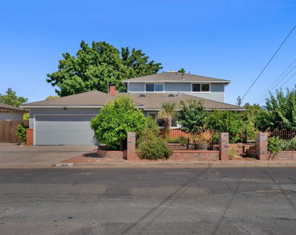 1366 Coventry Rd, Concord