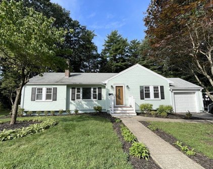 2 Reynolds Rd, Sharon