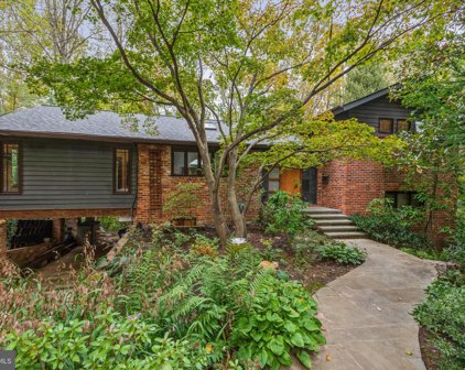 6400 Halbert Rd W, Bethesda