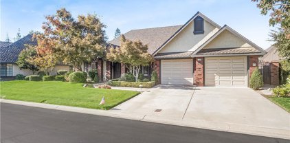 2555 W Bluff Avenue Unit 134, Fresno