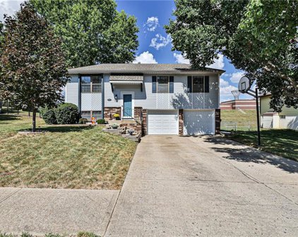 5001 Downing Street, Blue Springs