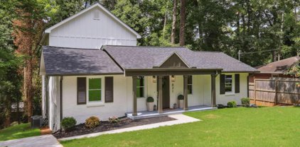 821 Larry Lane, Decatur