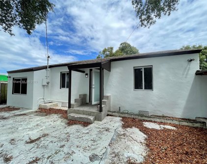 2607 Nw 29th St, Miami