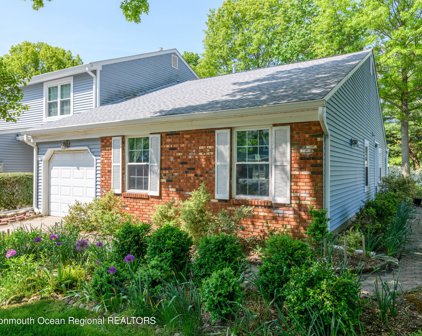 75 Oak Lane, Eatontown