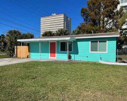 6761 Hibiscus Avenue S, South Pasadena