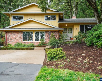 835 Edgewood Pl, Albany