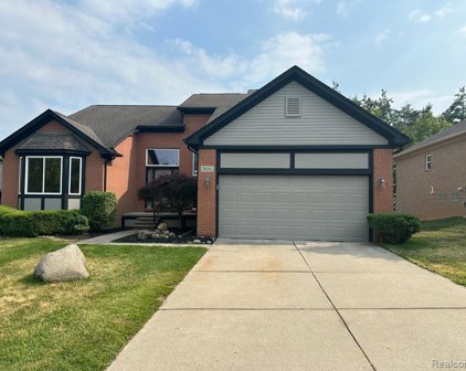 3616 THORNWOOD, Auburn Hills
