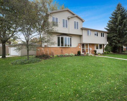 1305 W Lexington Drive, Arlington Heights