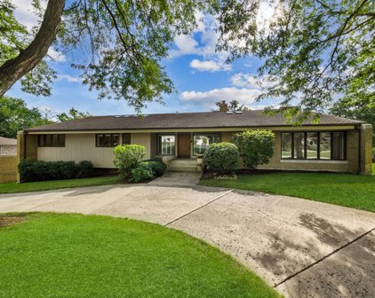 6 Shelburne Drive, Oak Brook