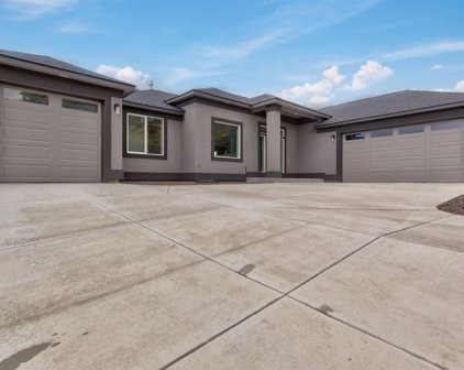 3521 Nicholas Ln, West Richland