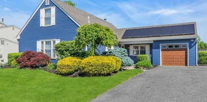 6 Briartwist Lane, Howell