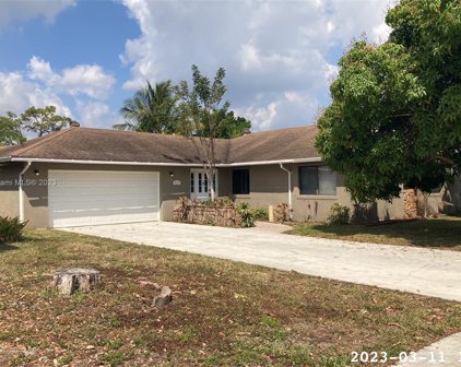 585 Toxaway Dr, West Palm Beach