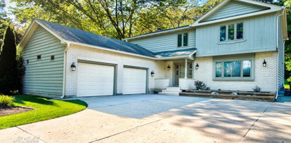 926 N Harrison Street, Algonquin