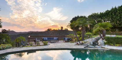 1641  Stradella Rd, Los Angeles