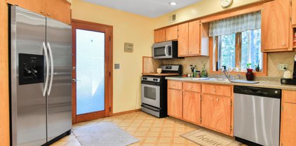 12 Fillmore Dr, Clarksburg