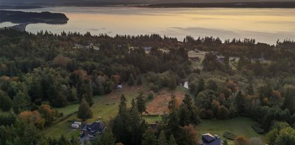 915 Lawson Road, Camano Island