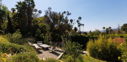 5672  Valley Oak Dr, Los Angeles