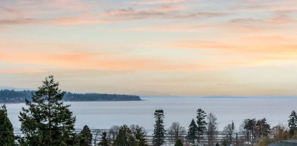 1052 Habgood Street, White Rock