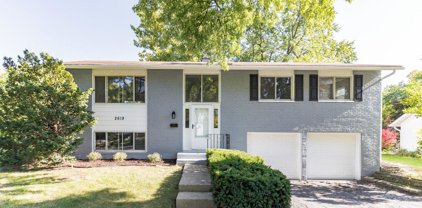 2619 Jackson Drive, Woodridge