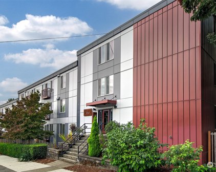 3661 Phinney Avenue N Unit #401, Seattle