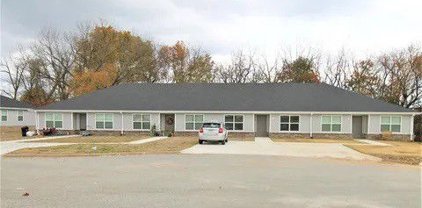 637 Hidden Springs Drive, Decatur