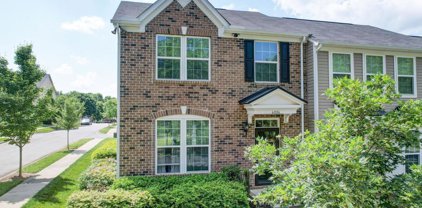 6886 Colonial Garden  Drive, Huntersville