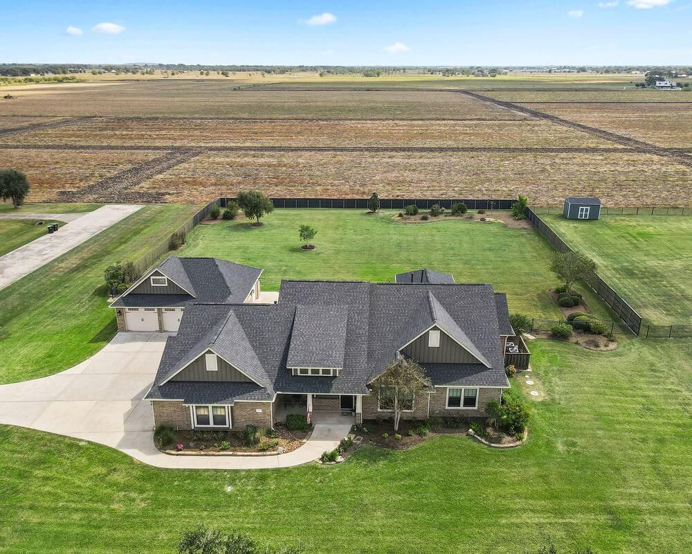 Search Greater Houston Homes with Acreage Real Estate