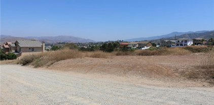 Hayden Avenue, Corona