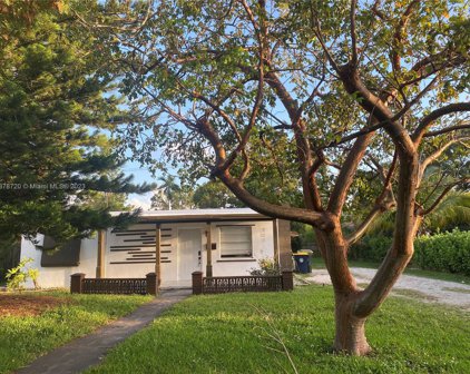221 Sw 3rd Pl, Dania Beach