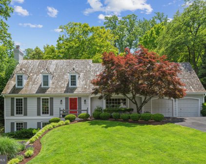 8217 Burning Tree Rd, Bethesda