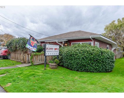 237 S 7TH ST, Coos Bay