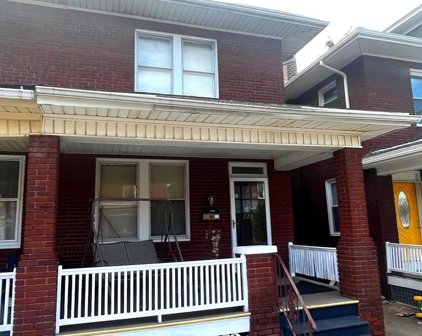 220 Harding Ct, York