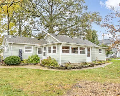 9908 W Lakeshore Drive, Huntsville