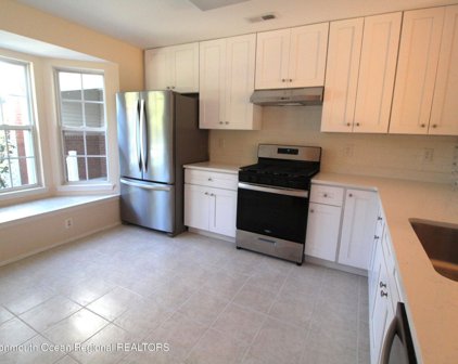 31 Lexington Court, Holmdel